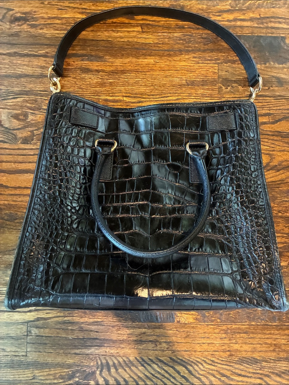Michael Kors Black Mixed-Texture Shoulder Bag with Gold Hardware - Picture 2 of 13